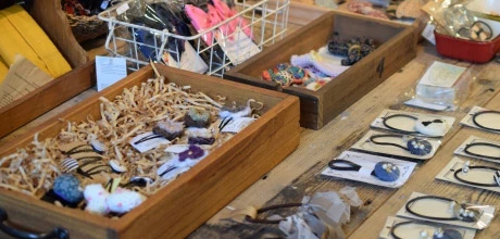 店舗の物販グッズや商品梱包用